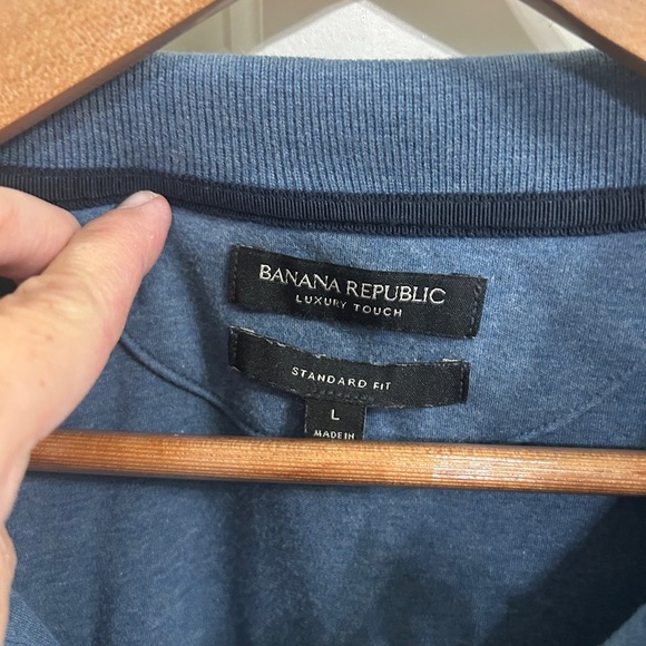 Great condition pre-worn Banana Republic Slate Polo Shirt size L. Luxury touch. - Picture 2 of 11